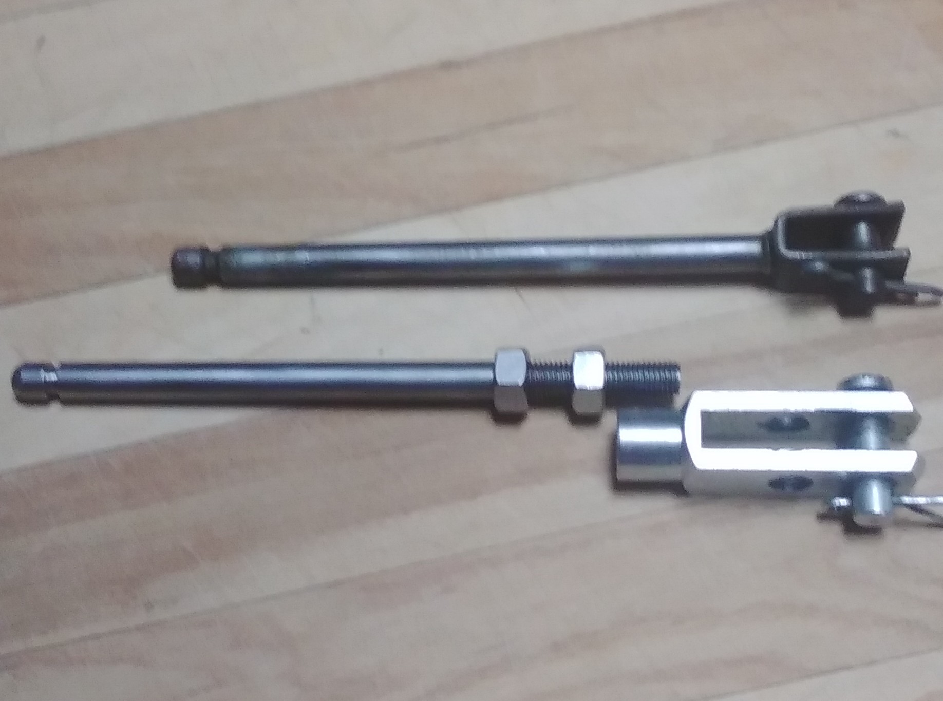 Clutch Rod New-Old style.jpg
