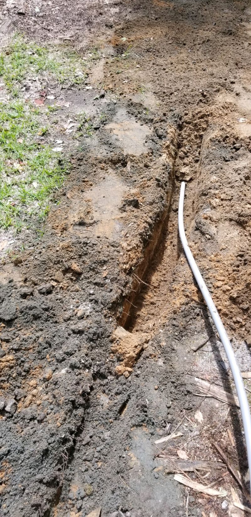 Ditch diging for the airline s.jpg