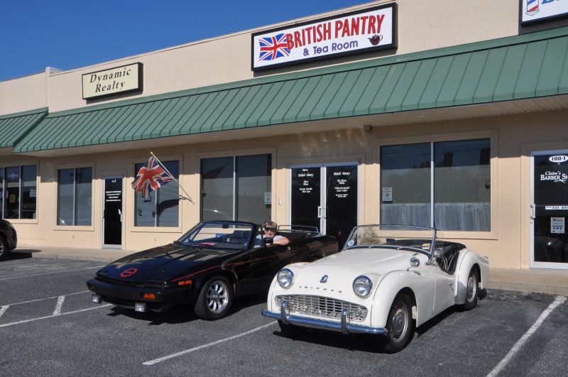 Drive your Triumph day  with Ernie 2022.jpg