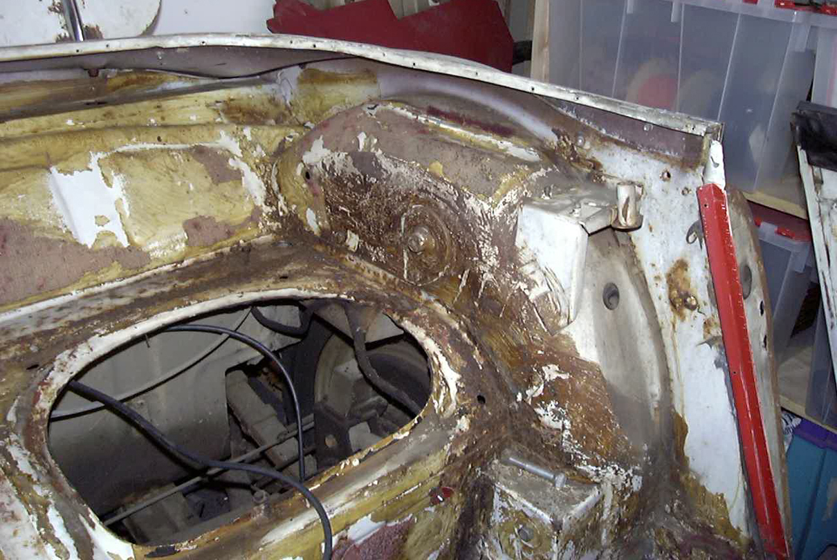 driver rear seat area.jpg