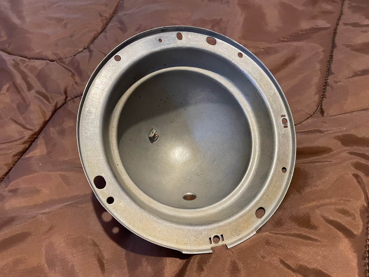 headlight bucket inside plug.jpg