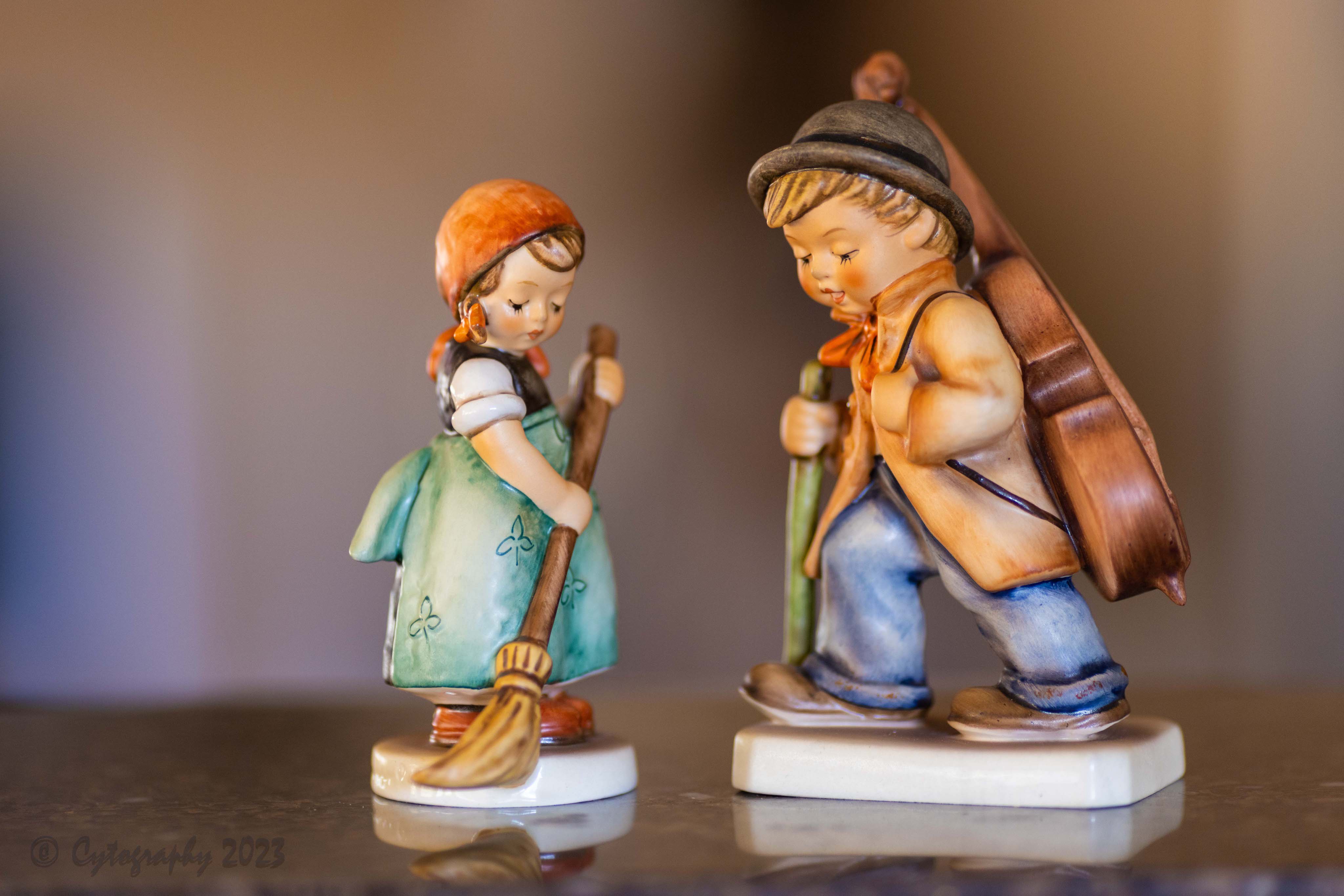 Hummel Figurines-2498.jpg