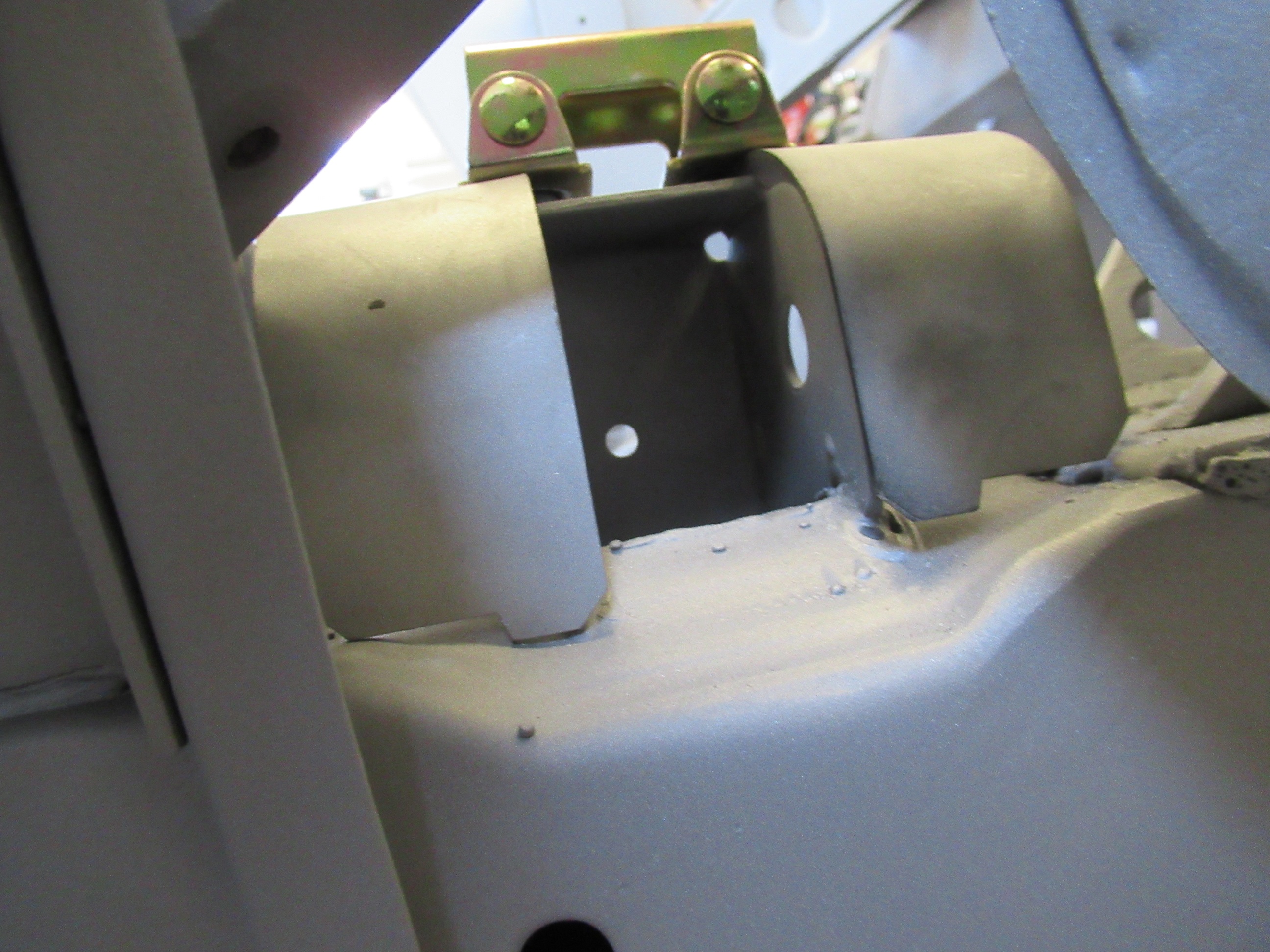 Kilmartin gusset LR S50 2872.jpg