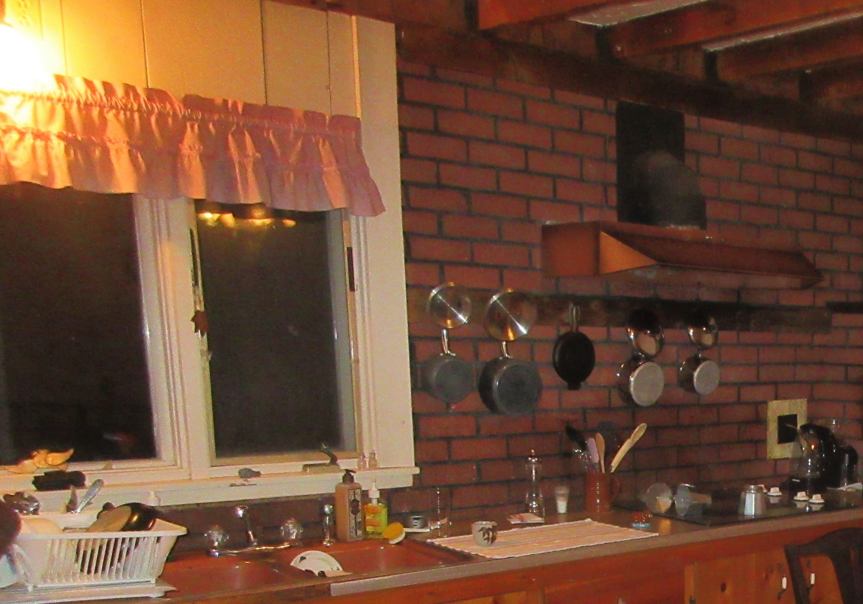 Kitchen old.jpg