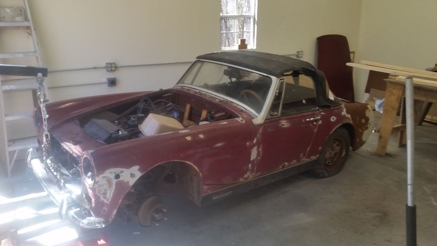 Mg Midget in te shop s.jpg