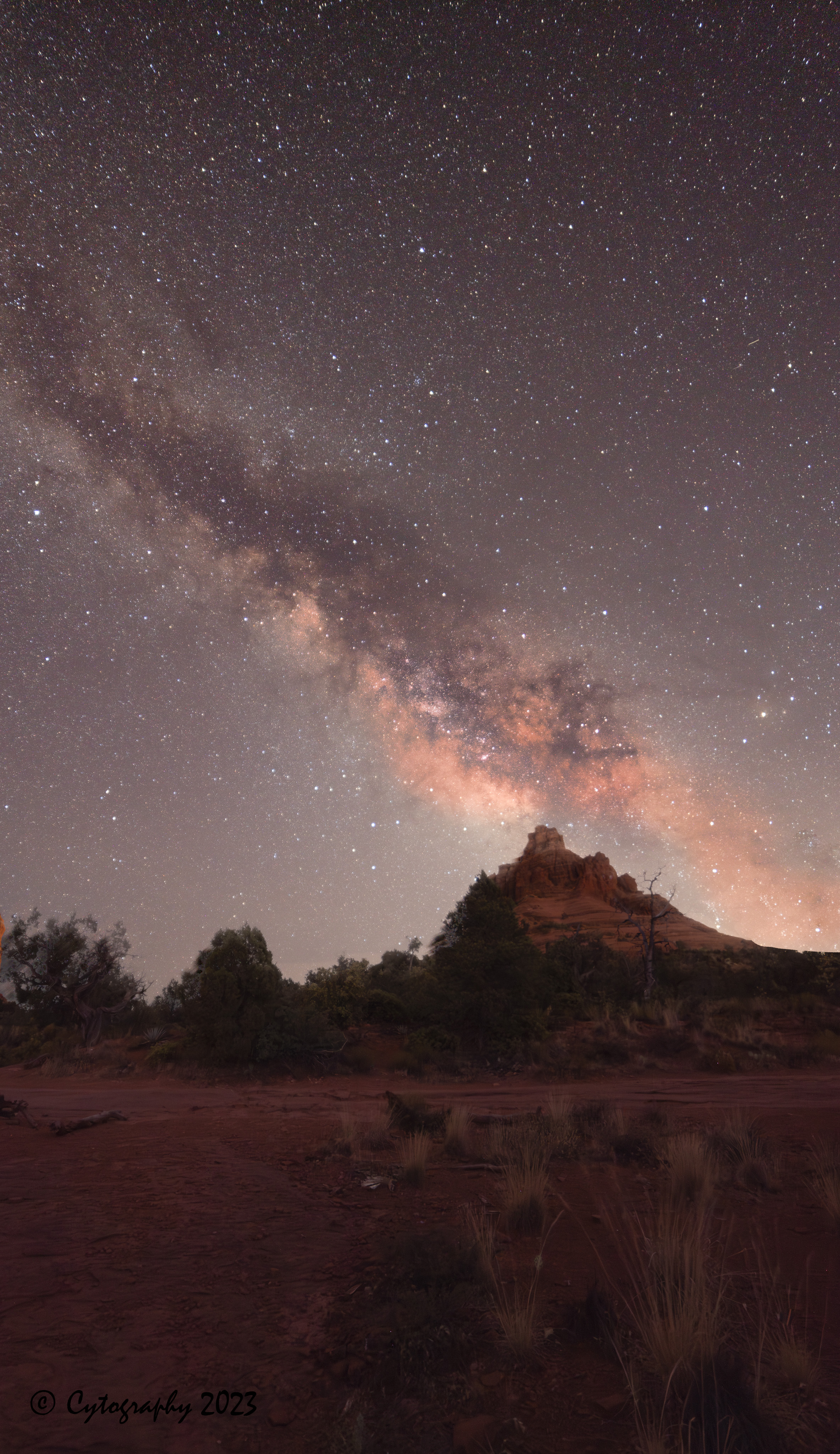 MilkyWay_Sedona_BellRock.jpg