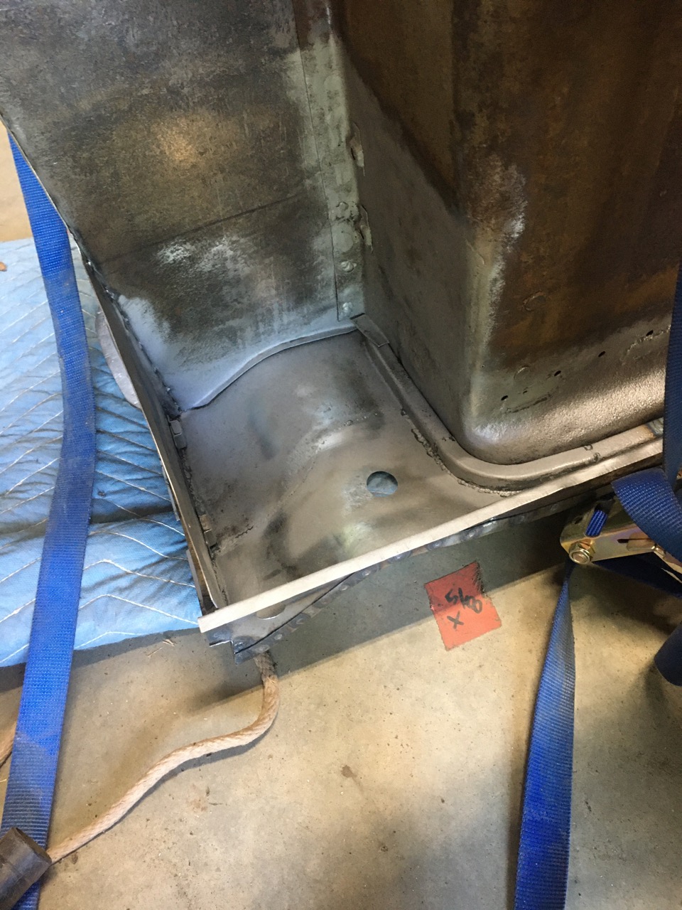 rear closing section  passenger side.jpg