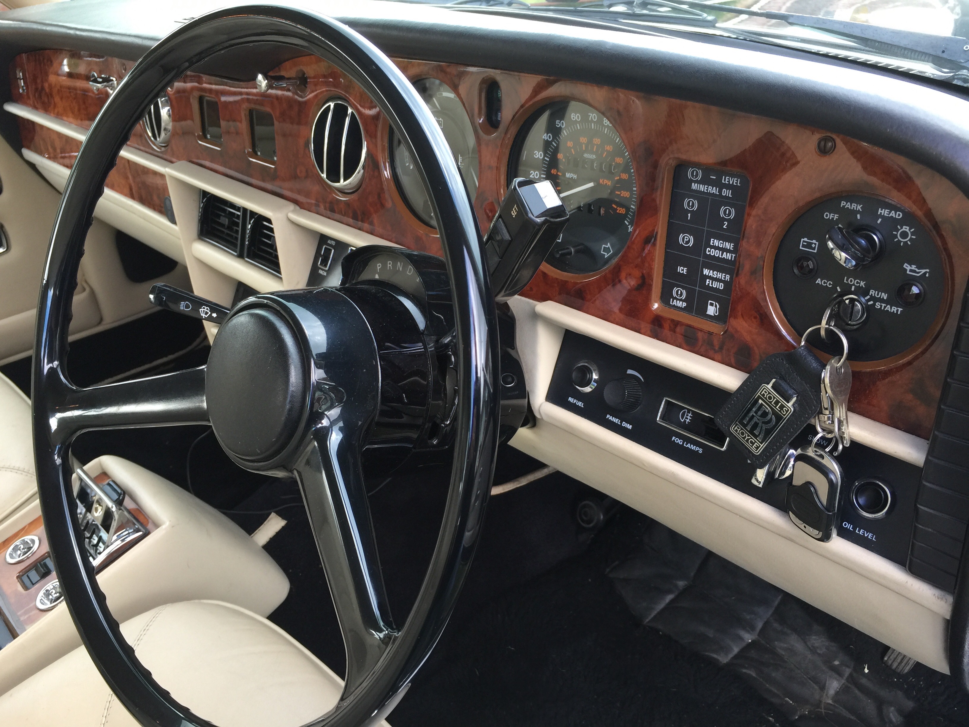 Rolls_Royce_Silver_Spirit_MK1_Dash.jpg