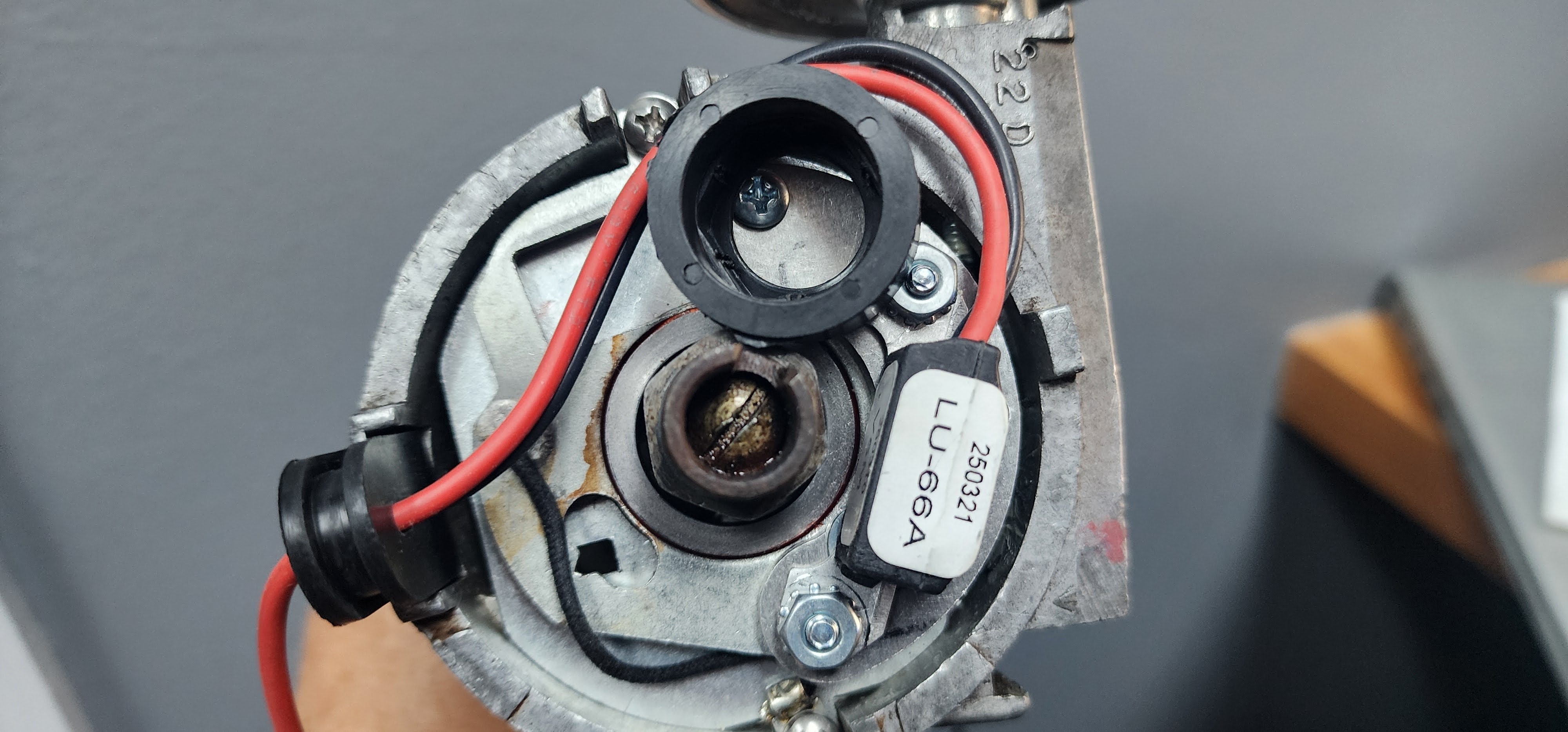 tr6 22D distributor (3).jpg